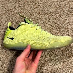 Nike Kobe 11 Ghost of christmas past